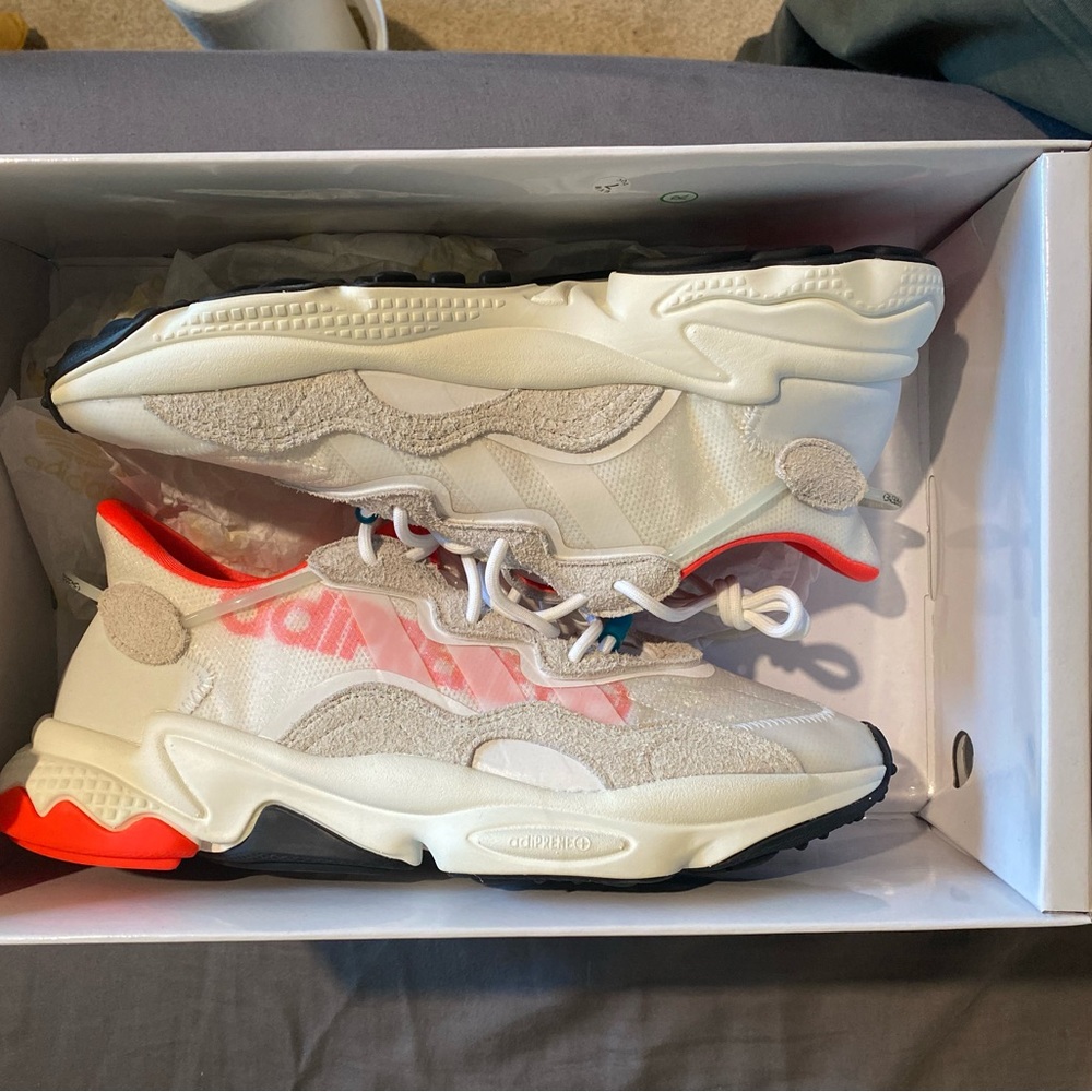 COPY - Adidas Ozweego Big Logo men’s 9.5